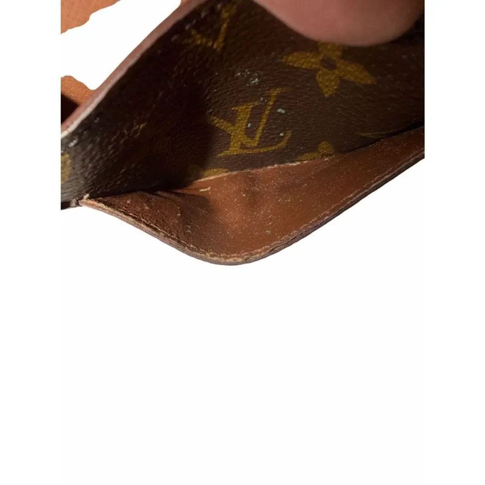 Authentic Louis Vuitton Brown Sarah Long Wallet.